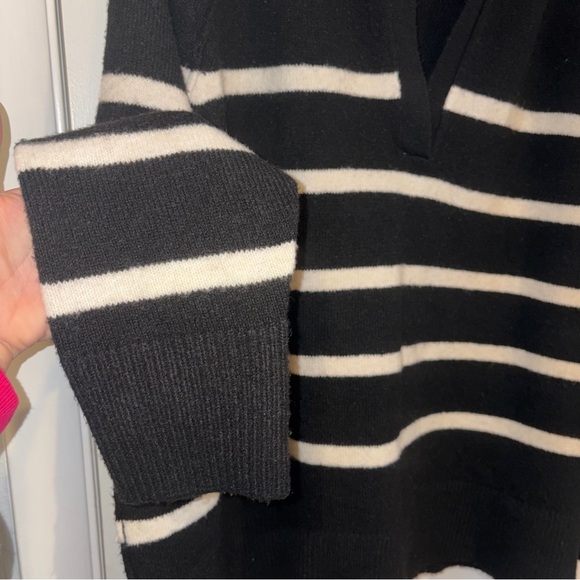 Aerie UnReal Polo Oversized Sweater. Size: Large. Black with Cream Stripes. - Picture 5 of 9